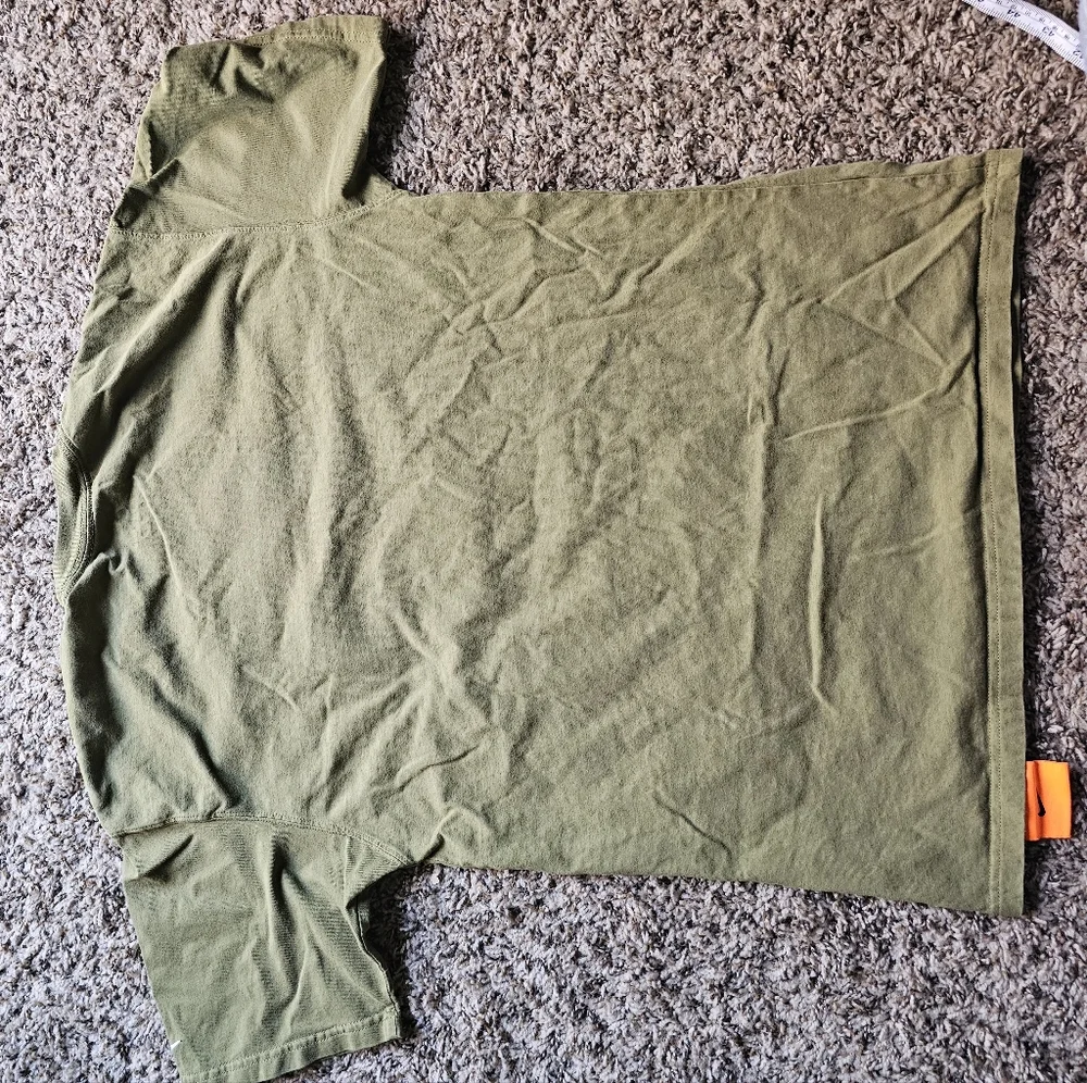 Nike army green Blood Sweat Basketball loose fit t-shirt‎ size S